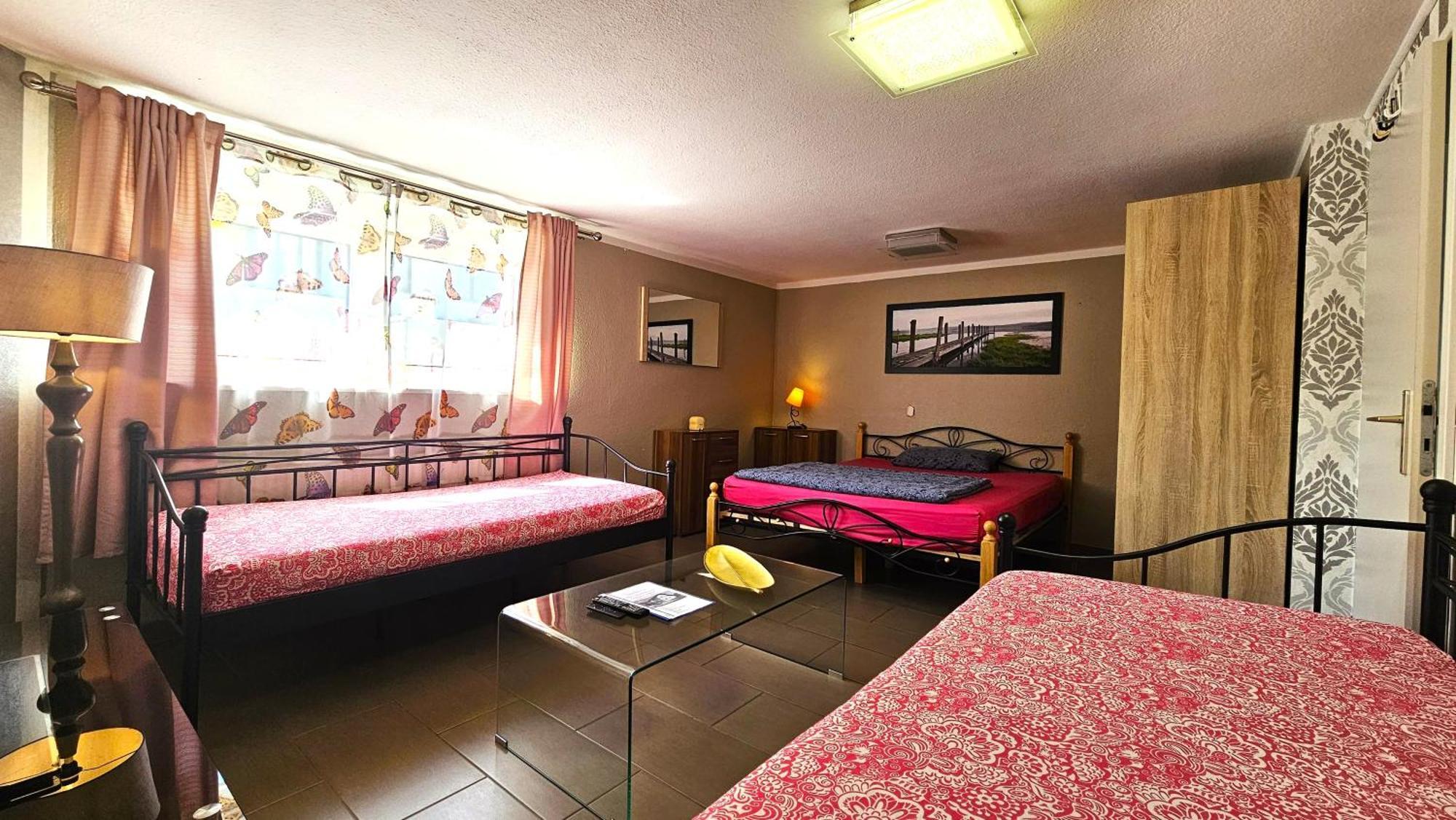 Gruendauer Monteurwohnung/Studentenwohnung エクステリア 写真