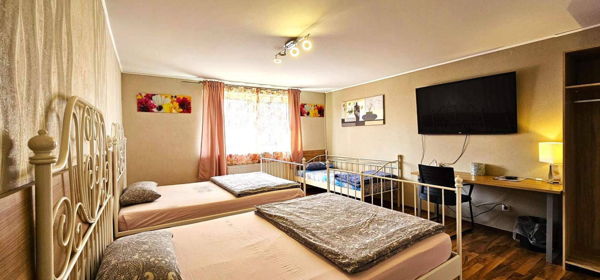Gruendauer Monteurwohnung/Studentenwohnung エクステリア 写真